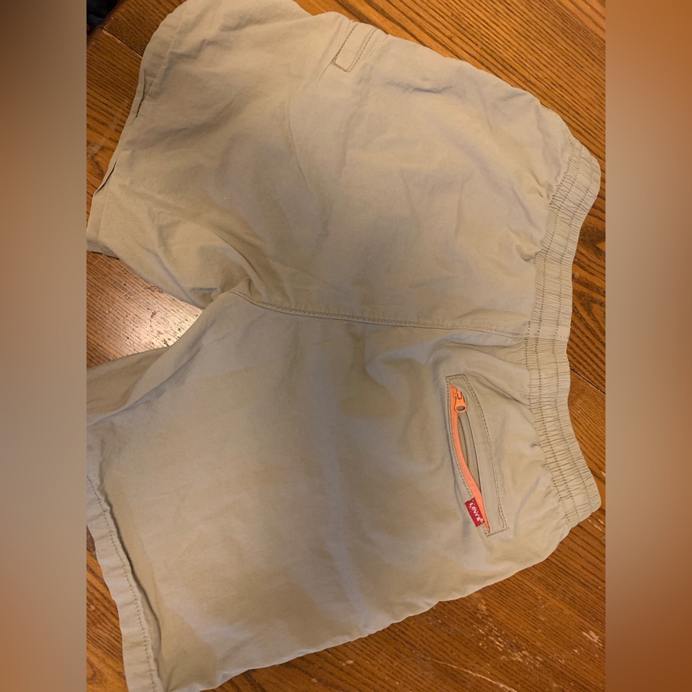 Levi’s shorts M